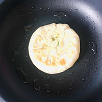 宝宝辅食·葱香虾皮鸡蛋馅饼的做法图解16