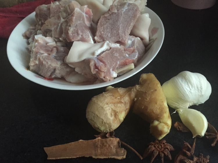 冬令御寒萝卜土豆羊肉汤的做法图解1