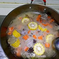 超简单玉米胡萝卜排骨汤的做法图解5