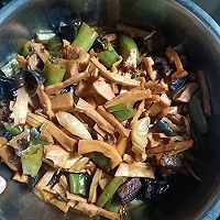 牛肉烧笋子的做法图解2