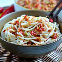 #开启冬日滋补新吃法# 蒜蓉辣椒酱拌面的做法图解11