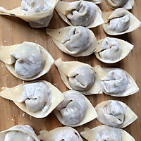 虾仁木耳馄饨的做法图解2