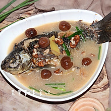 桂圆核桃鲫鱼汤