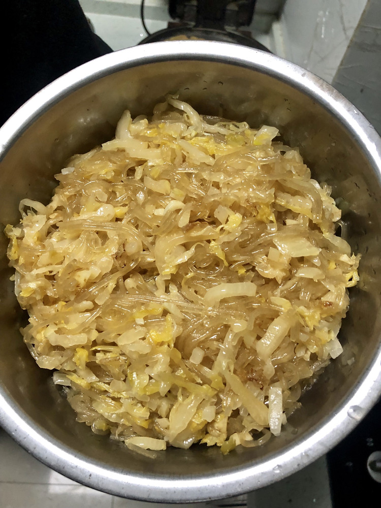 下饭神菜-酸菜炒粉的做法
