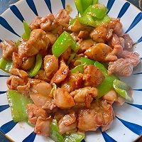 #肉食主义狂欢#尖椒炒奥尔良鸡腿肉的做法图解1