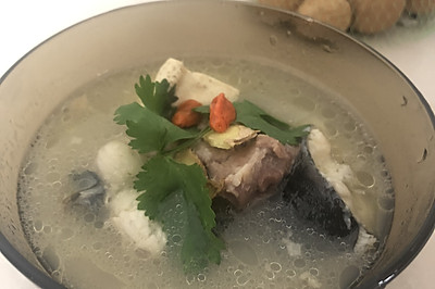 黑鳗鱼排骨汤