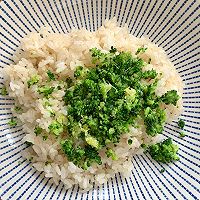 牛肉西兰花饭团的做法图解3