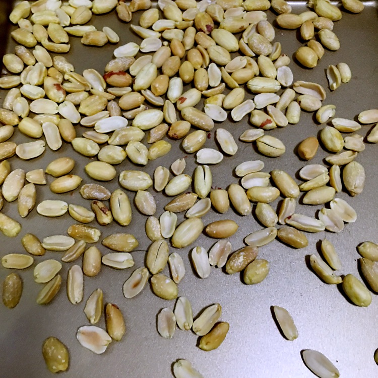 花生牛轧糖的做法图解1