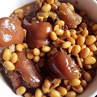 猪脚炖黄豆的做法图解6