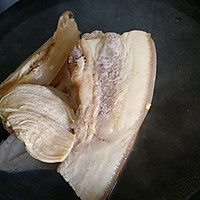 猪肉白菜香菇海带鸡胸炖粉条的做法图解1