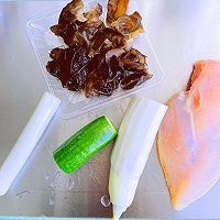 #做饭吧！亲爱的#木耳炒鸡片的做法图解1