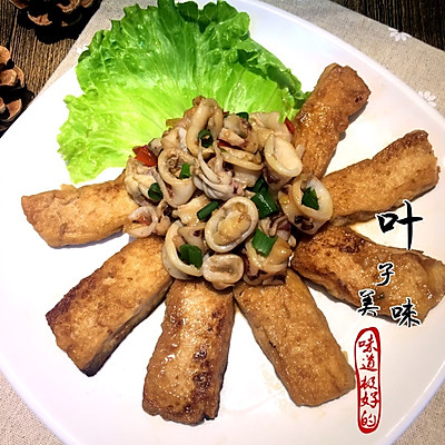 鱿鱼仔焖豆腐