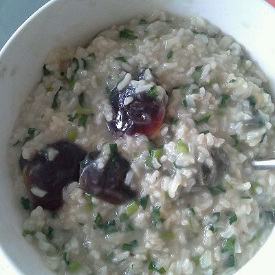 皮蛋青菜粥
