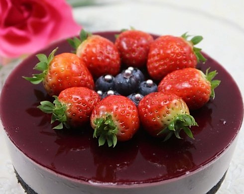 不用烤箱一样做出清新浪漫的生日蛋糕 --- 蓝莓芝士蛋糕