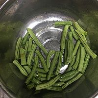 干煸豆角的做法图解1