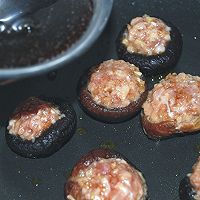 鱼籽酱肉酿香菇的做法图解7