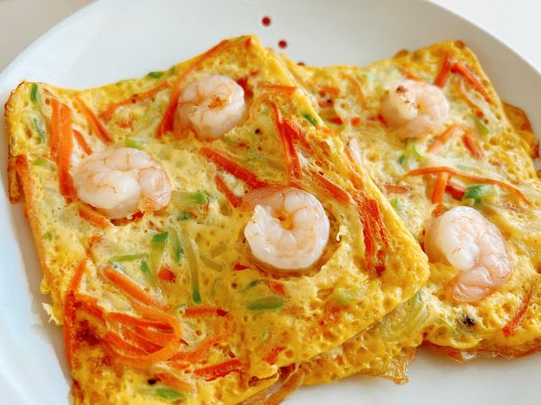 西葫芦虾仁蛋饼，鲜嫩营养的快手早餐