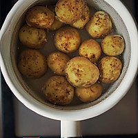 一份会讲故事的小土豆，奶香黄油烤土豆，香煎小土豆的做法图解3