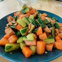 黄瓜胡萝卜梅林午餐肉的做法图解1
