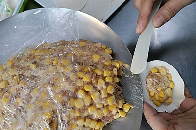 玉米猪肉水饺