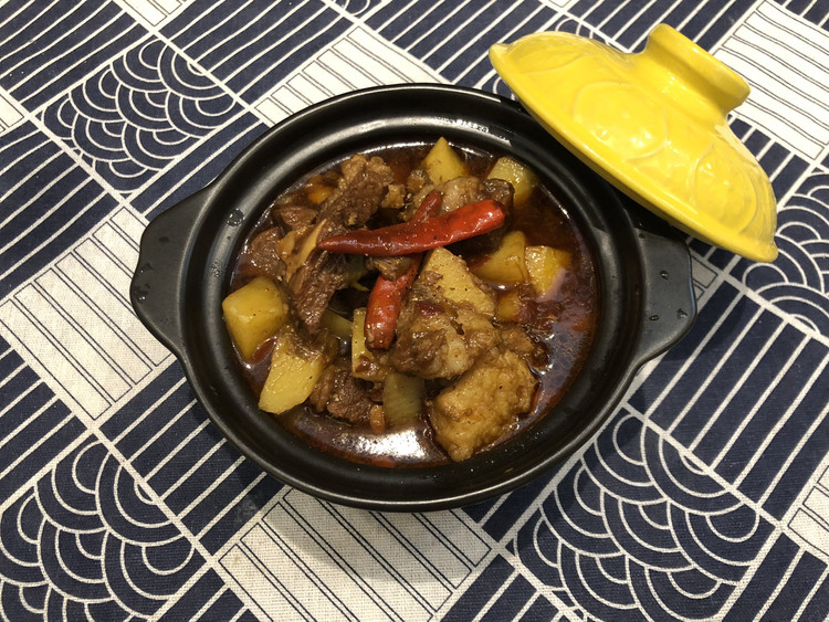 土豆炖牛腩的做法
