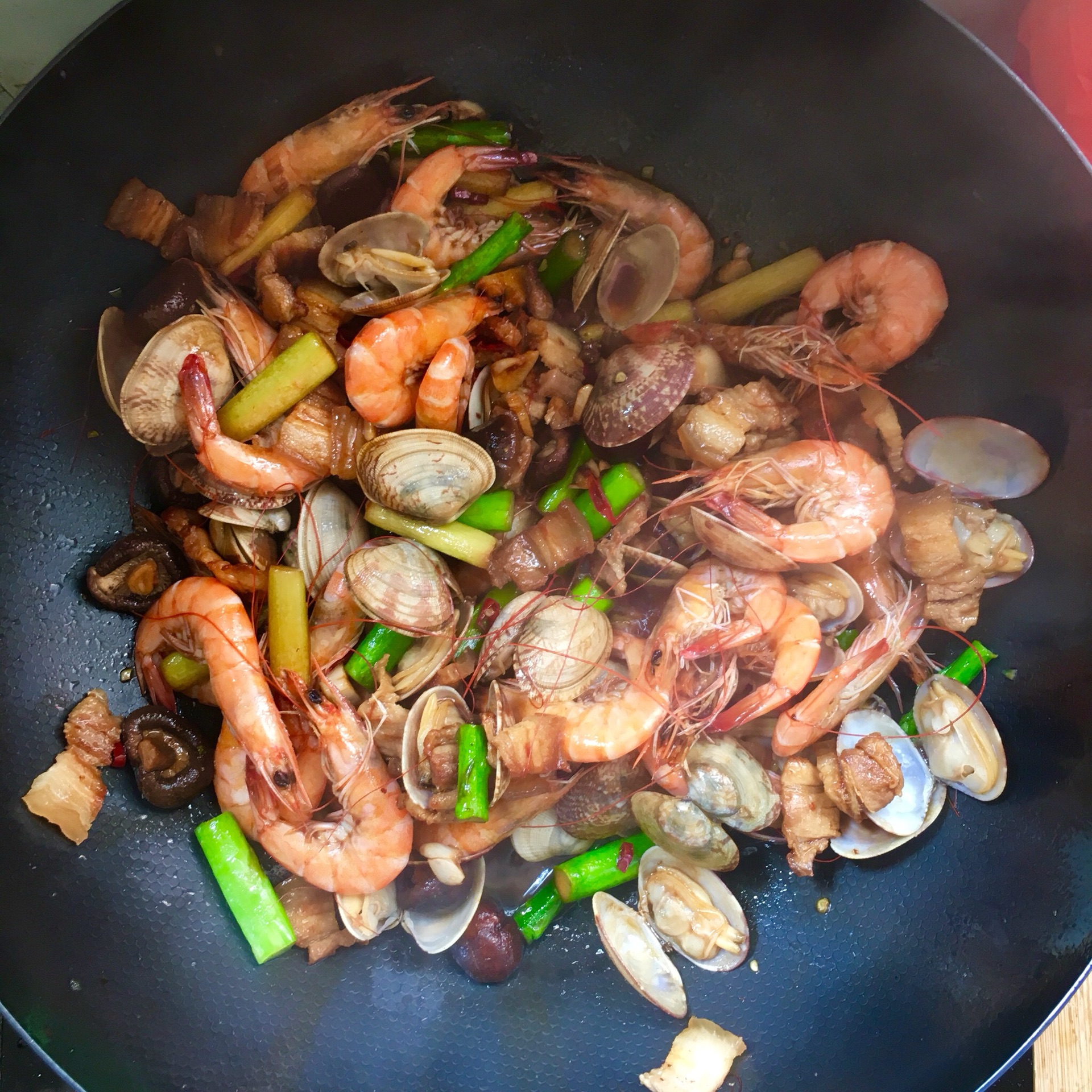 随手捏来的食材，做出落胃好吃的家常海鲜炒粉干