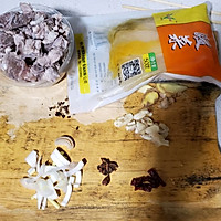 东北酸菜炖排骨的做法图解1