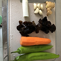 鱼香肉丝的做法图解1