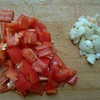 豌豆豆丁炒腊肉的做法图解7
