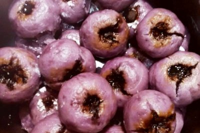 盛开的黑浆杏仁紫薯糕