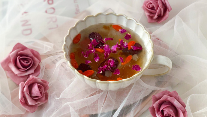 美颜润心的玫瑰桃胶羹，一碗甜汤迎新年