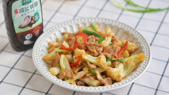 适合新手的家常小炒～蚝油肉片炒花菜