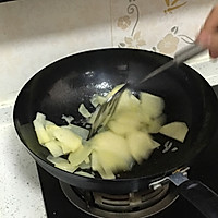 土豆炒柿子椒的做法图解3