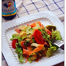 橄露Gallo经典特级初榨橄榄油试用之三文鱼牛油果蔬菜沙拉
