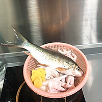 豪華版鯪魚赤小豆粉葛湯的做法图解1
