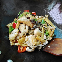 暖和煲仔菜--豉香腐竹鱼煲的做法图解11