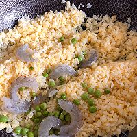 海参大虾咖喱炒饭的做法图解4