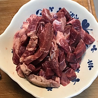 鲍鱼菇炒牛柳的做法图解2