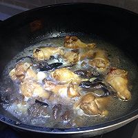 香蘑焖鸡翅的做法图解6