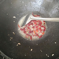 酸菜肉沫炒豆米的做法图解3