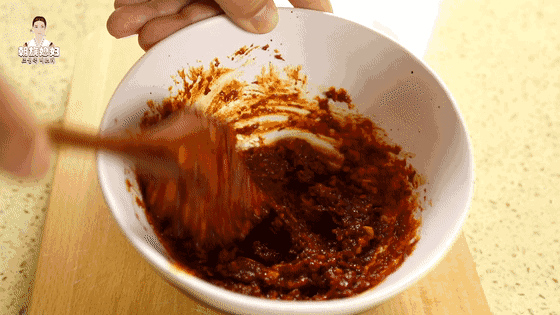 海边的孩子都喜欢吃海鲜、不只因它营养丰富，而是它鲜美无比！的做法图解5