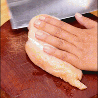 简单低脂的孜然鸡胸肉，让你在家就能轻松做出“烤肉”的味道的做法图解1