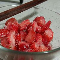 1小时：纯天然草莓蛋糕卷的做法图解2