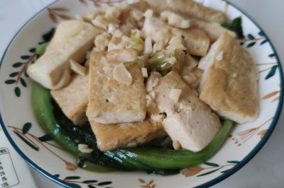 生煎豆腐油麦菜