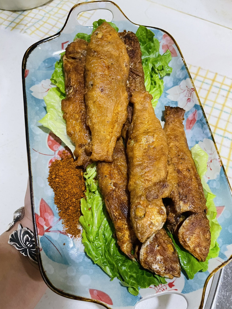 香酥海杂鱼的做法