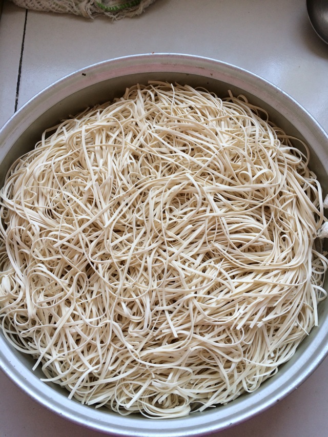 鸡丝豆角焖面的做法图解2