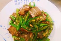 云南菜-青椒爆炒秘制酱肉的做法