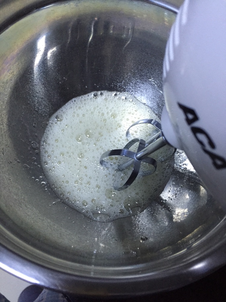6寸2蛋戚风超详细攻略（让你不会再失败的方子）的做法图解9