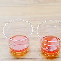 两种纯天然果汁混搭出不一样的口感——西瓜青提果冻杯 的做法图解9