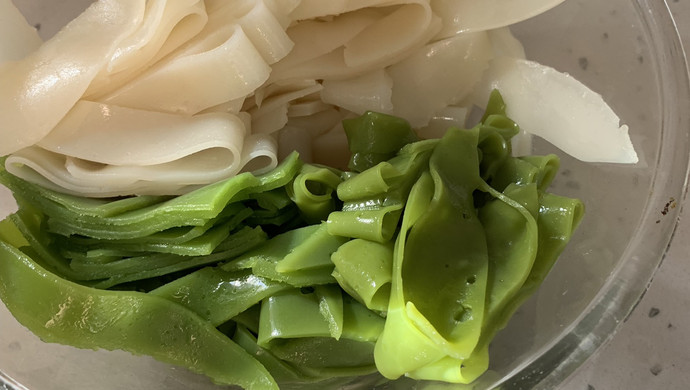 无添加，健康菠菜汁凉皮